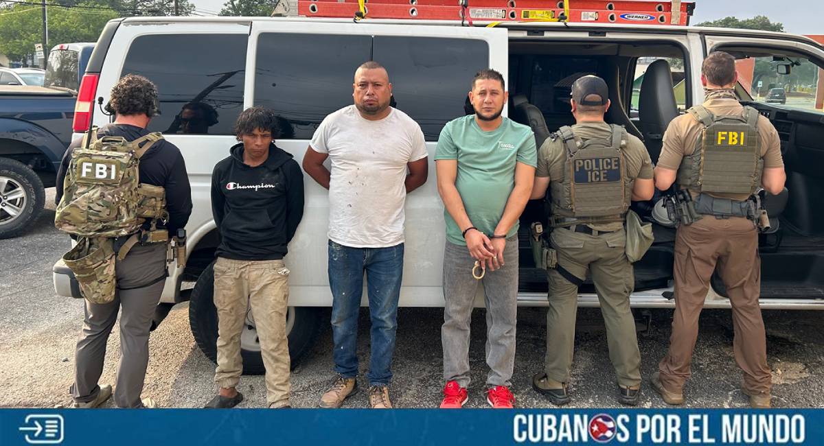 Un ciudadano cubano, de 37 años, fue arrestado en Texas tras un operativo masivo llevado a cabo por las autoridades, en el que un total de 275 migrantes indocumentados fueron detenidos.