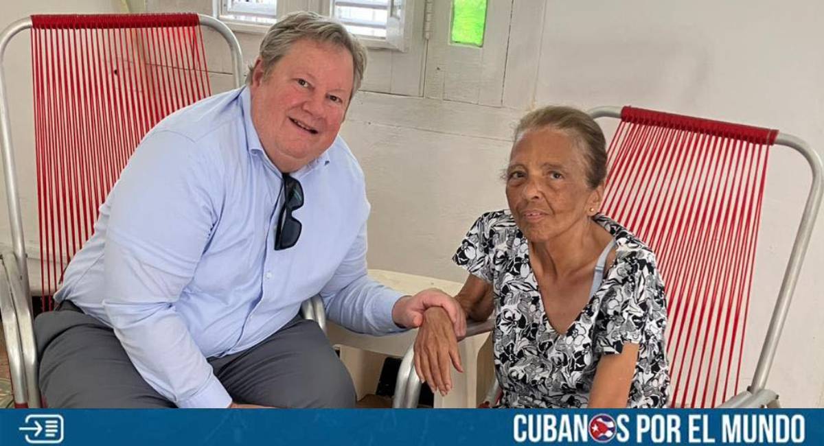 El jefe de la misión de la Embajada de Estados Unidos en Cuba, Mike Hammer, continúa recorriendo la isla, y esta semana visitó a la opositora cubana Marta Beatriz Roque Cabello.