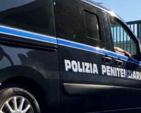 Recluso cubano en Italia protagonizó tenso momento tras escalar al techo de la cárcel