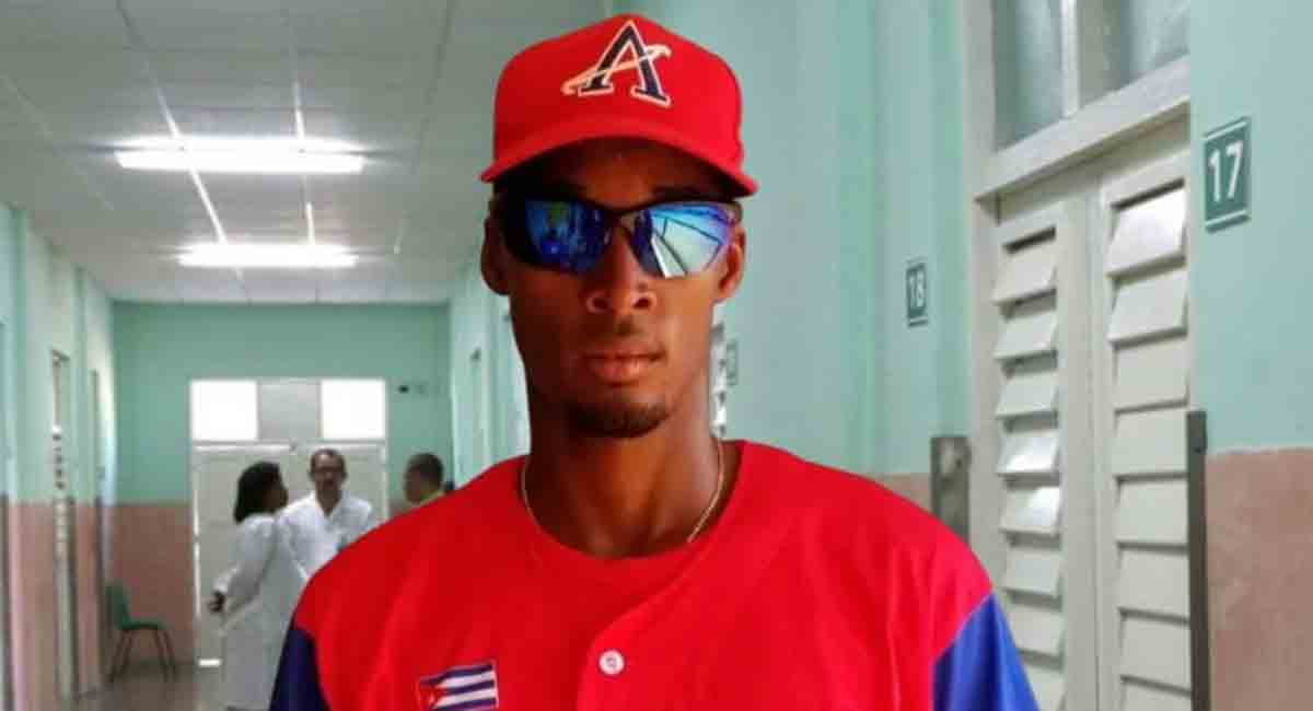 Piden ayuda para pelotero cubano tras sufrir un accidente de moto