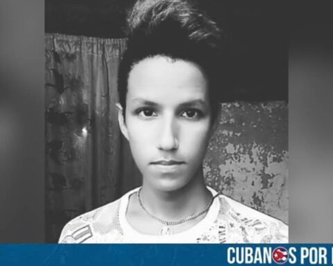 La organización Cubalex alertó que, un joven cubano que fue detenido hace dos semanas durante una manifestación pacífica en Bayamo en contra de los apagones, podría enfrentar hasta 10 años de prisión.