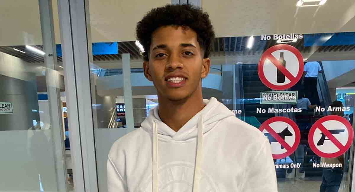 Pelotero cubano de 18 años se va de la isla