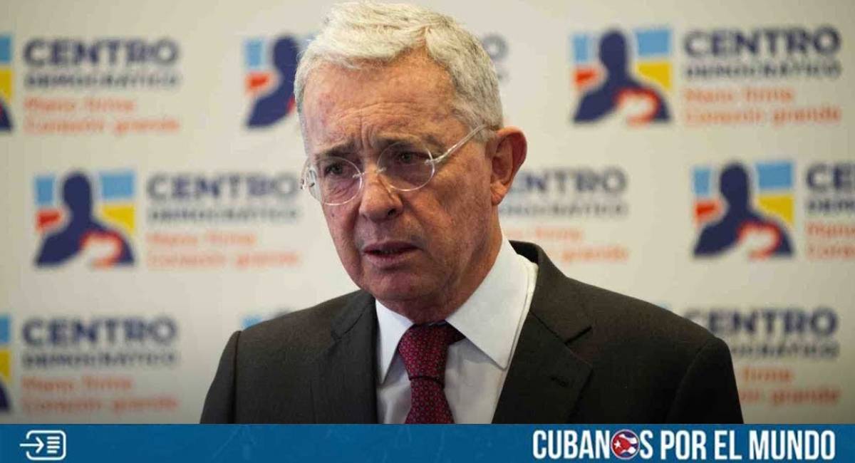 En un hecho sin precedentes en la historia judicial de Colombia, el expresidente Álvaro Uribe Vélez (2002-2010) fue declarado culpable este lunes 28 de julio por los supuestos delitos de soborno en actuación penal y fraude procesal.