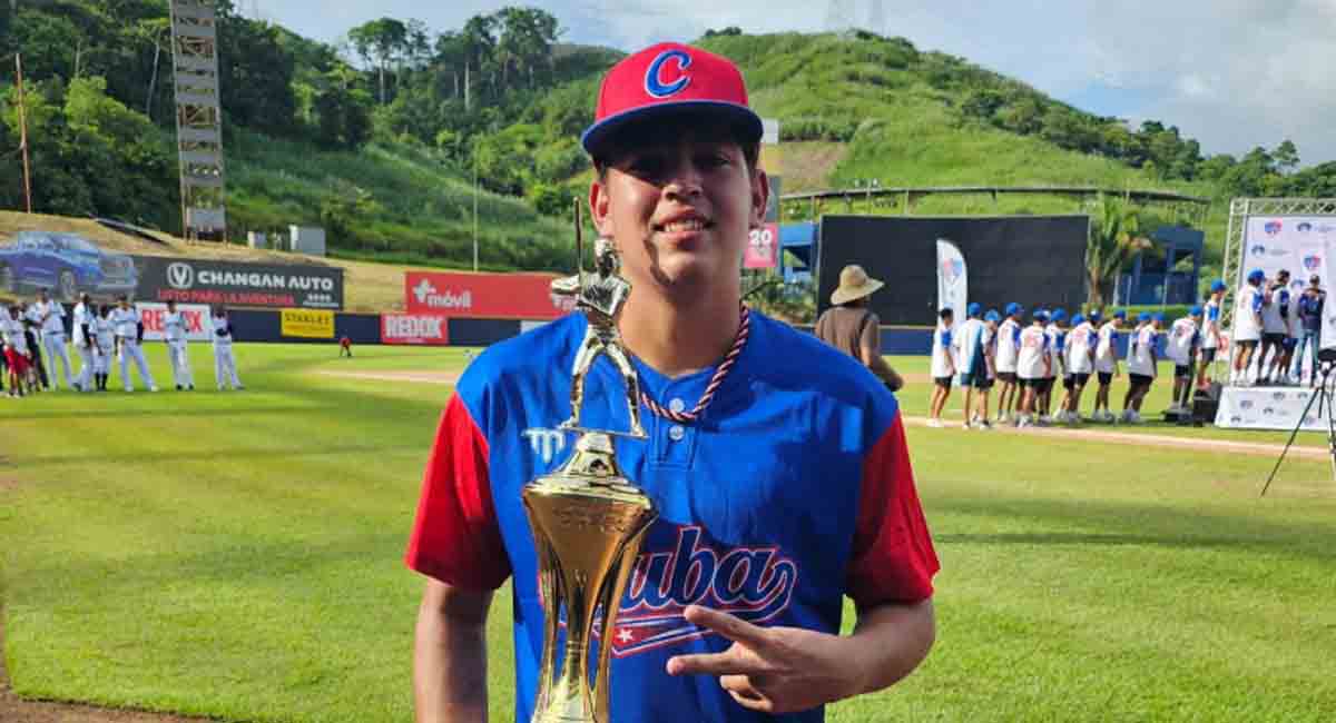 Talentoso pelotero cubano de 18 años se va del país