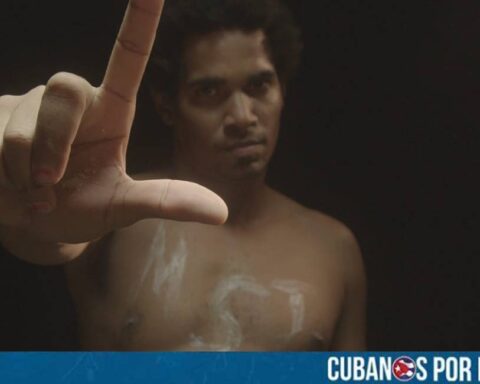 El artista y activista cubano Luis Manuel Otero Alcántara, líder del Movimiento San Isidro (MSI), ha iniciado un ayuno intermitente diario desde su celda en la prisión de máxima seguridad de Guanajay, en la provincia de Artemisa, como un acto simbólico para homenajear a los presos políticos del 11 de julio de 2021 (11J) y exigir su liberación.