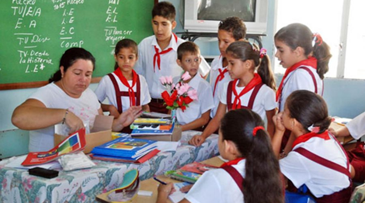 Médicos esclavos cubanos denuncian robo de su salario en Angola