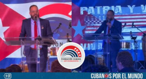 El influencer y activista cubano Alex Otaola presentó oficialmente la Fundación Cubana Anticomunista (FCA) ante decenas de invitados reunidos en el suroeste de Miami.