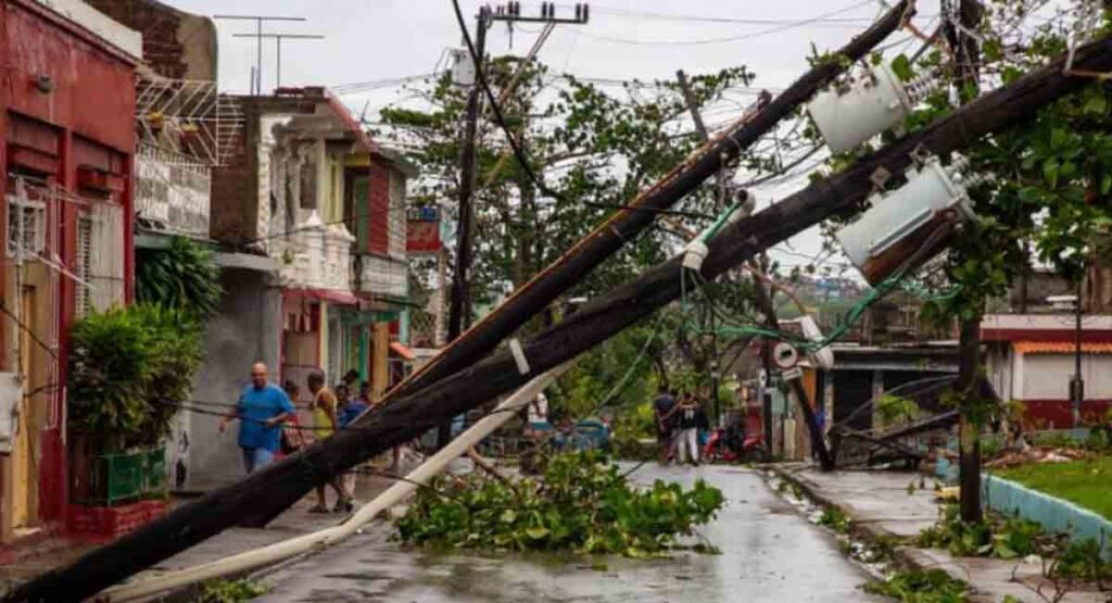 Empresa Eléctrica reporta el presunto robo de cables en Santiago de Cuba tras el huracán Melissa