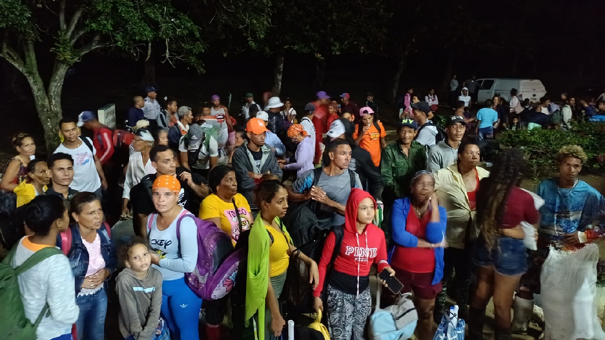 Evacúan de urgencia a más de mil pobladores en Granma por la crecida del Río Cauto