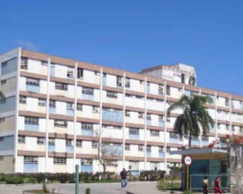 Colapsa aún más el hospital de Holguín tras paso del huracán: queda sin luz ni agua