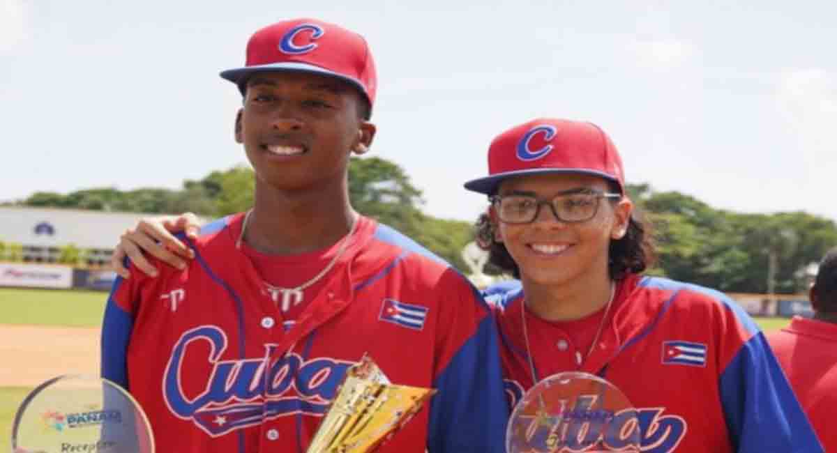 Otros dos peloteros cubanos se van de la isla y llegan a República Dominicana