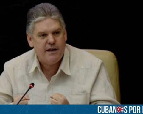 La dictadura castrista por medio del Tribunal Supremo Popular de Cuba informó este lunes la fecha del juicio oral contra Alejandro Miguel Gil Fernández, exministro de Economía y Planificación.