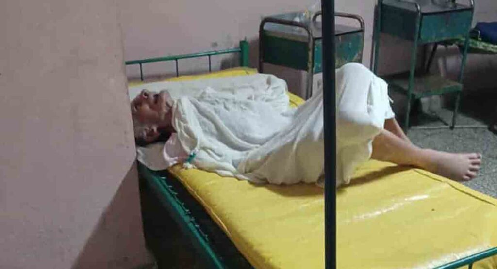 Ancianos en el hospital de Holguín están en completo abandono