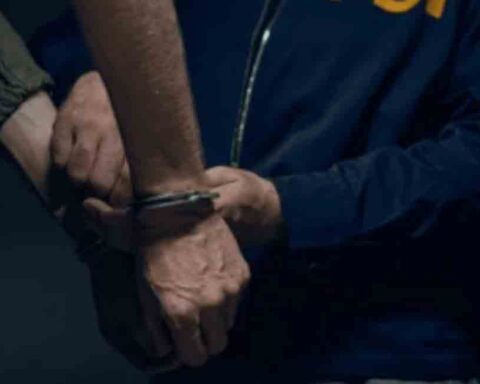 Sentenciados tres sujetos por secuestrar y extorsionar a migrantes cubanos en Florida