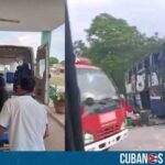 Al menos dos personas fallecieron y otras 18 resultaron heridas tras un accidente masivo registrado en la Autopista Nacional, en el que estuvo involucrado un ómnibus de la empresa castrista Transtur.