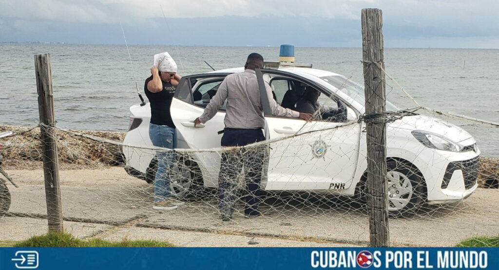 Agentes de la policía castrista detuvieron el sábado a la Dama de Blanco, Leticia Ramos Herrería, en la ciudad de Cárdenas, en Matanzas.