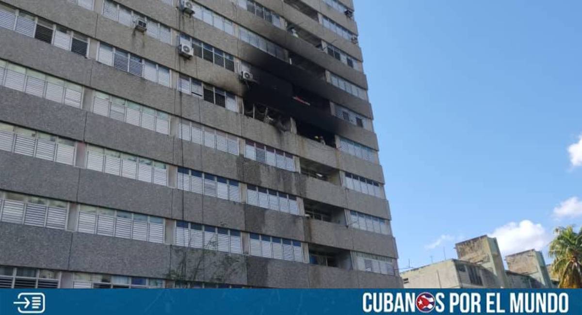 Un incendio ocurrido en un apartamento del edificio ubicado en la calle Lombillo 792, entre Hidalgo y Estancia, en el municipio Plaza de la Revolución, en La Habana, dejó a una persona fallecida.