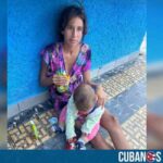Denuncian que madre deambula con su bebé en Holguín