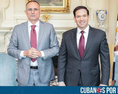 El secretario de Estado de Estados Unidos, Marco Rubio, y el líder opositor cubano, José Daniel Ferrer, sostuvieron un encuentro este miércoles.