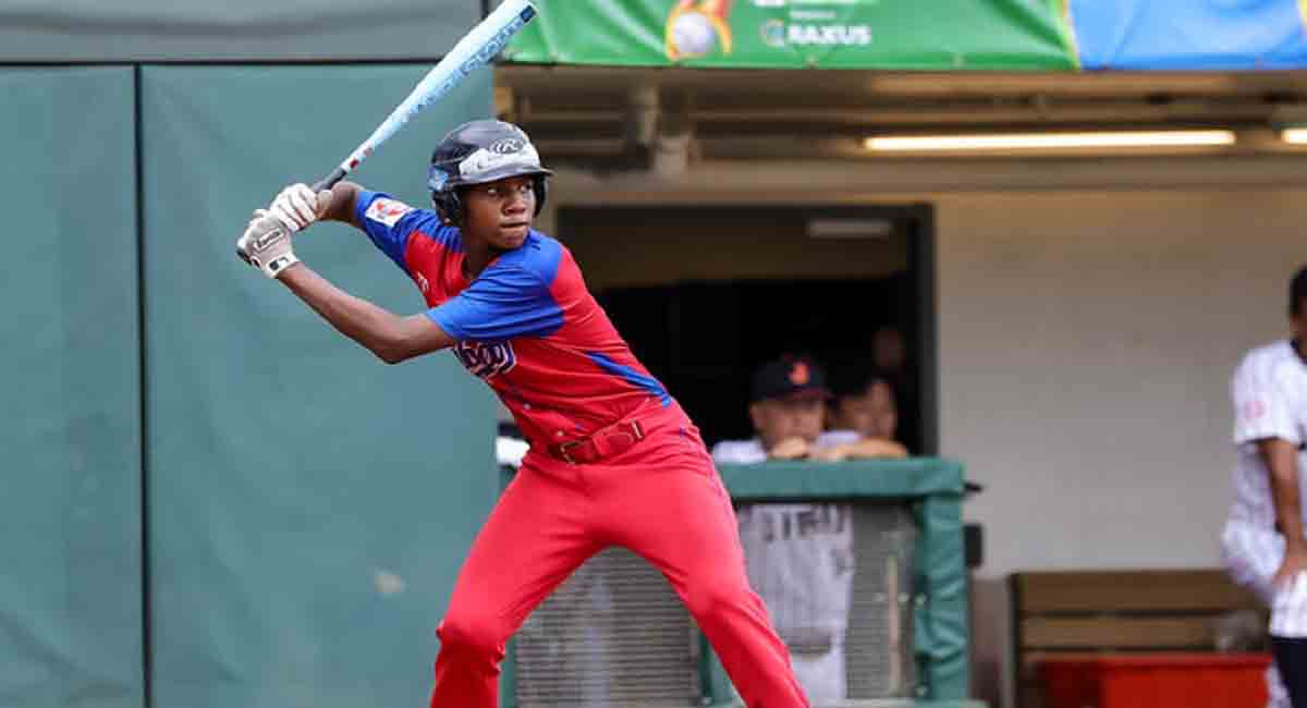 Joven pelotero cubano de apenas 12 años escapa de la miseria castrista