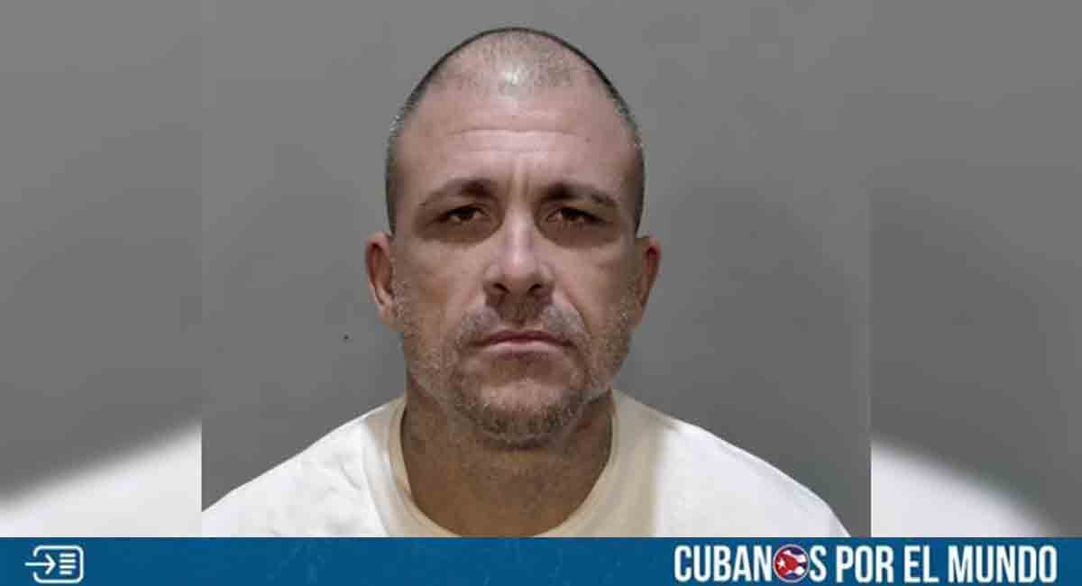 A la cárcel un sujeto en Florida por golpear y quemar a una mujer