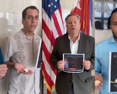Funcionarios de la Embajada de EE.UU. piden libertad para los presos políticos cubanos