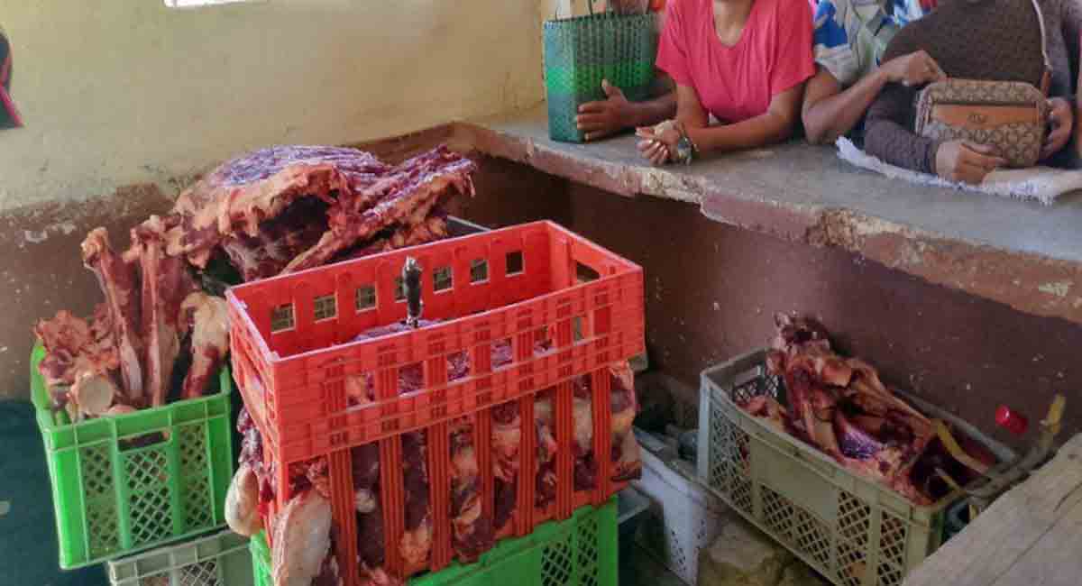 El castrismo humilla a los cubanos con la "carne" que puso en venta en Las Tunas: solo huesos