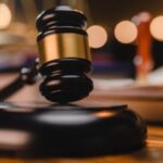 Dos cubanos en Florida enfrentan 66 cargos por presunta red de clonación de tarjetas en Walmart