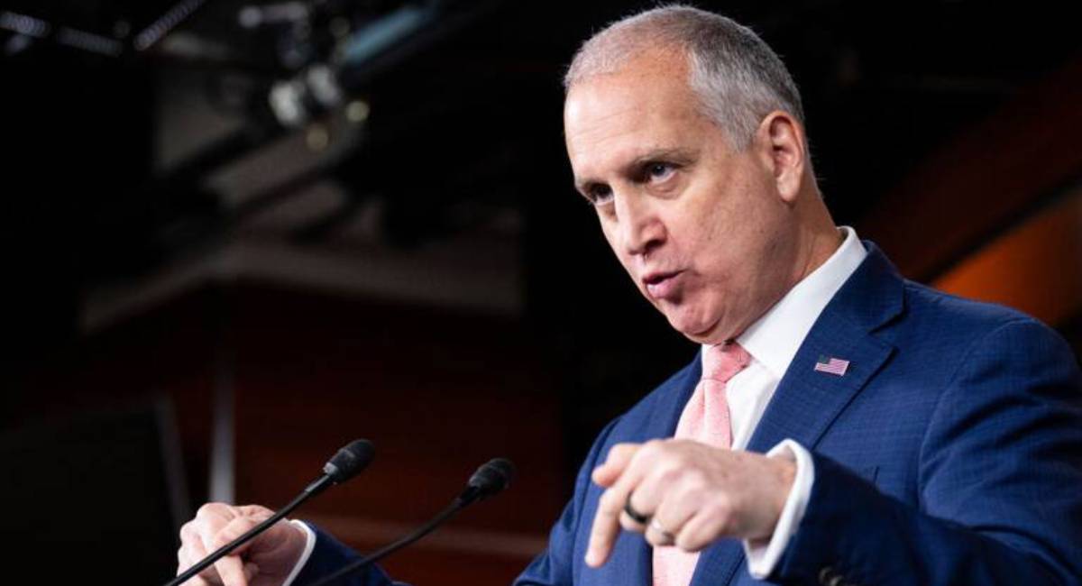 Un artículo de opinión publicado en Newsweek por el congresista cubanoamericano Mario Díaz-Balart y el parlamentario sueco Markus Wiechel reavivó la discusión internacional sobre el historial de vínculos del régimen cubano con organizaciones terroristas.