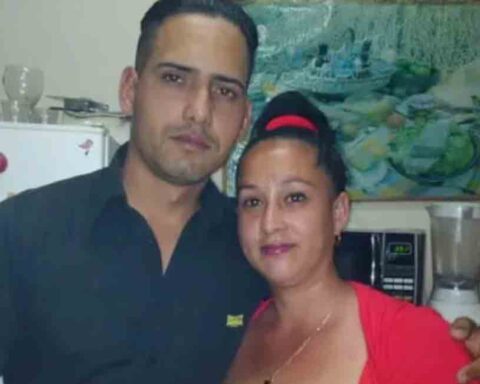 Esposa de preso político Yosvany Rosell García denuncia irregularidades en solicitud de licencia extrapenal