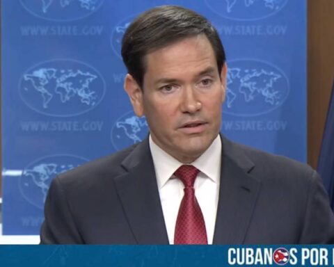 El secretario de Estado de Estados Unidos, Marco Rubio, afirmó este viernes que la dictadura de Nicolás Maduro, mantiene vínculos de cooperación con organizaciones narcoterroristas y grupos criminales, durante una rueda de prensa de fin de año en el Departamento de Estado en Washington.