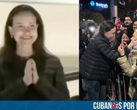 María Corina Machado llegó a Noruega la noche de este 10 de diciembre, donde hizo una aparición en público desde un balcón del Grand Hotel en Oslo.