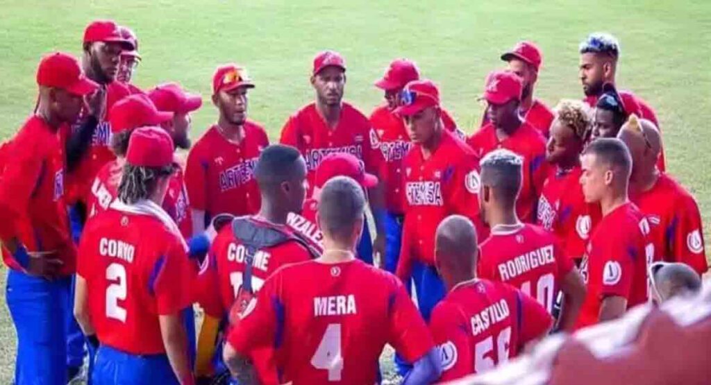 Pelotero cubano de la Serie Nacional sufre un robo dentro del hotel de concentración de su equipo