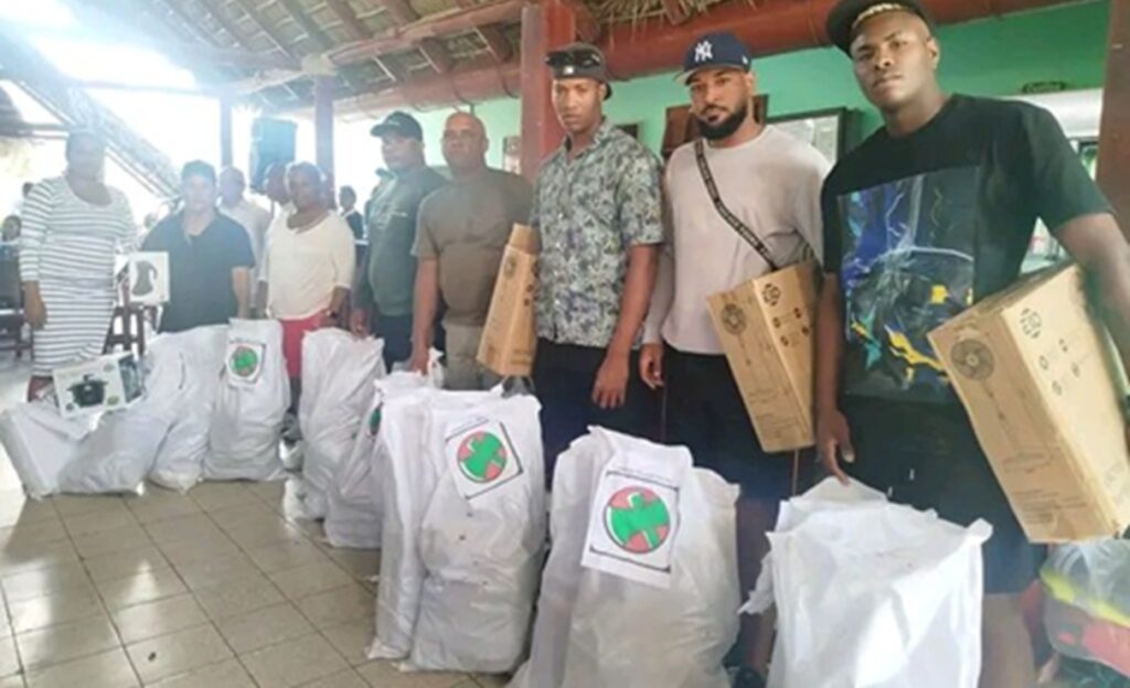 ¡Carbón y ventiladores! El "premio" del régimen para los peloteros Cubanos