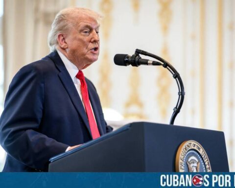 El presidente de Estados Unidos, Donald Trump, afirmó este martes que el régimen de Cuba está cerca de fracasar tras perder el respaldo que recibía de la dictadura de Venezuela a través del suministro de recursos y petroleo.
