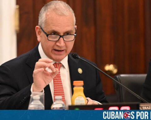 El congresista de origen cubano, Mario Díaz-Balart, reaccionó a los últimos acontecimientos que se han desarrollado en torno al régimen castrista, tras la captura del exdictador Nicolás Maduro en Venezuela.