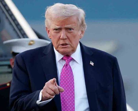 Donald Trump afirma tener una "gran armada" cerca de Irán