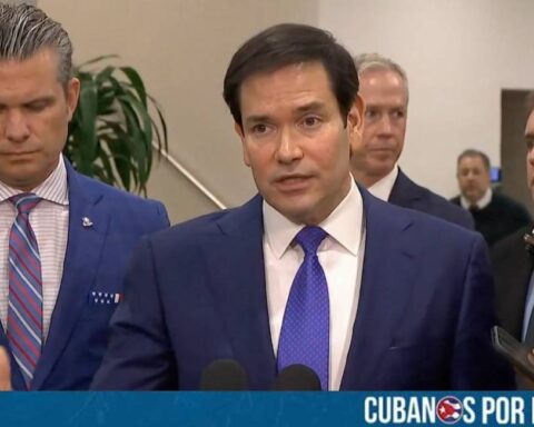 El secretario de Estado de Estados Unidos, Marco Rubio, expuso un plan de tres etapas para Venezuela tras la captura de Nicolás Maduro, con el objetivo de evitar un colapso institucional, encauzar la recuperación del país y sentar las bases de una transición política futura.