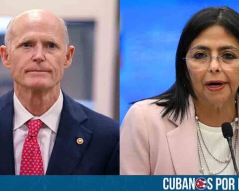 Rick Scott lanza una clara advertencia a Delcy Rodríguez