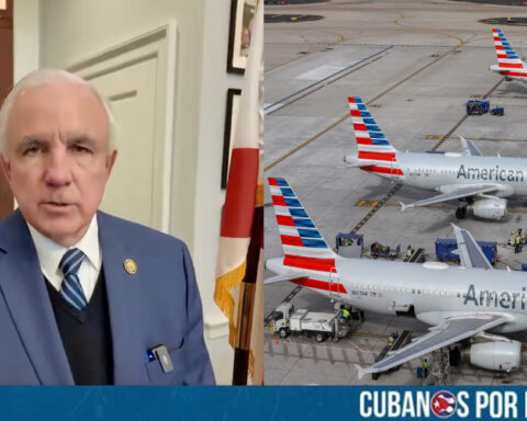 El congresista de origen cubano, Carlos Giménez, informó este jueves que envió una carta a las principales aerolíneas de Estados Unidos para que cancelen sus vuelos comerciales a Cuba.