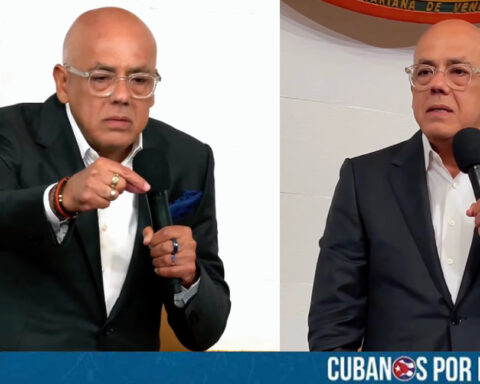 En un hecho sin precedentes en la retórica del chavismo durante las últimas dos décadas, el presidente de la Asamblea Nacional, Jorge Rodríguez, emitió este jueves declaraciones en las que pidió "perdón" al país. Este repentino cambio de tono ocurre en un contexto de máxima vulnerabilidad para la cúpula gobernante, apenas un mes después de la captura del exdictador Nicolás Maduro por fuerzas estadounidenses y ante el recrudecimiento de las medidas de presión ejercidas por la administración de Donald Trump.