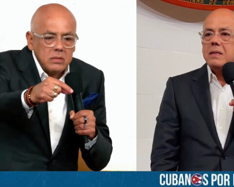 En un hecho sin precedentes en la retórica del chavismo durante las últimas dos décadas, el presidente de la Asamblea Nacional, Jorge Rodríguez, emitió este jueves declaraciones en las que pidió "perdón" al país. Este repentino cambio de tono ocurre en un contexto de máxima vulnerabilidad para la cúpula gobernante, apenas un mes después de la captura del exdictador Nicolás Maduro por fuerzas estadounidenses y ante el recrudecimiento de las medidas de presión ejercidas por la administración de Donald Trump.